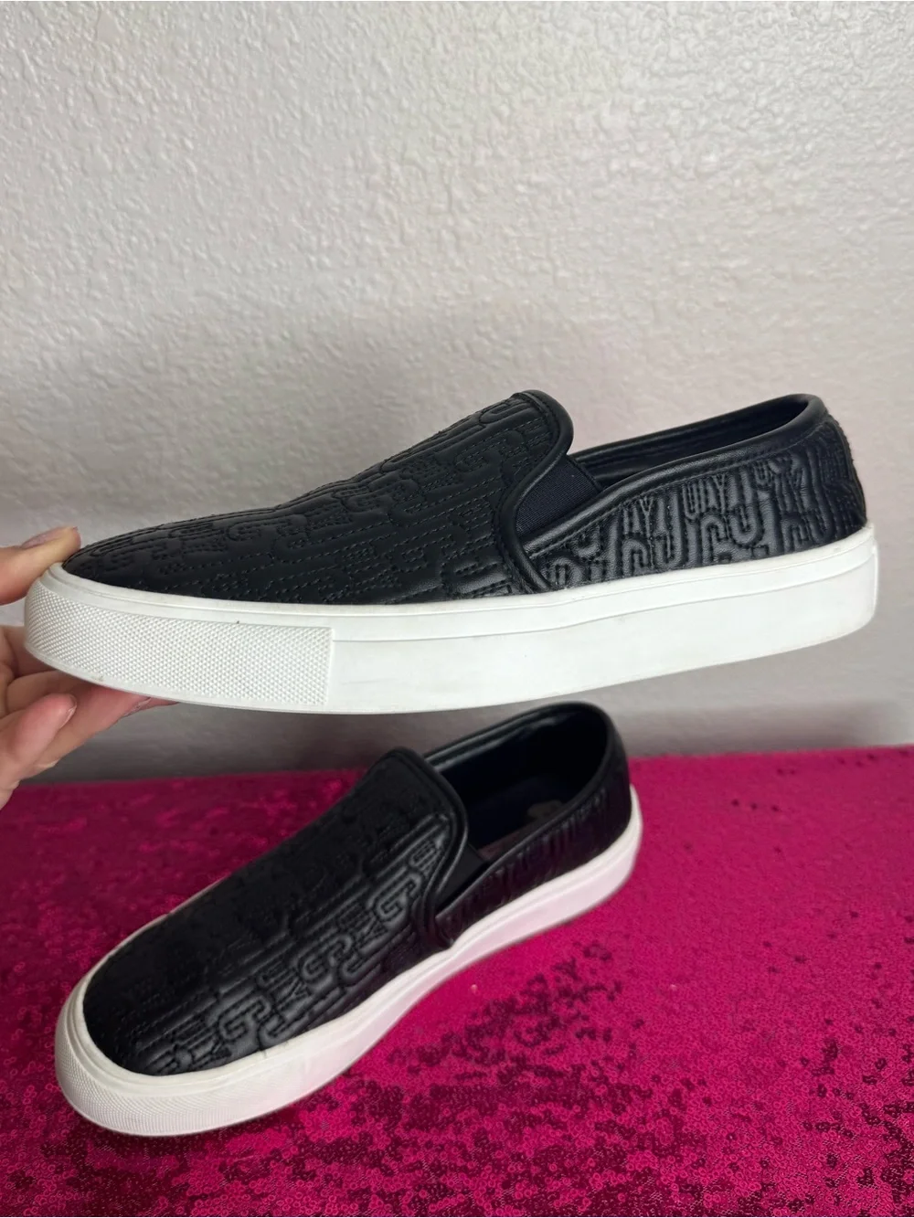 2/for $20 🪩 JUICY COUTURE Black Quilted Logo Slip-On Sneakers (Women’s 7)
